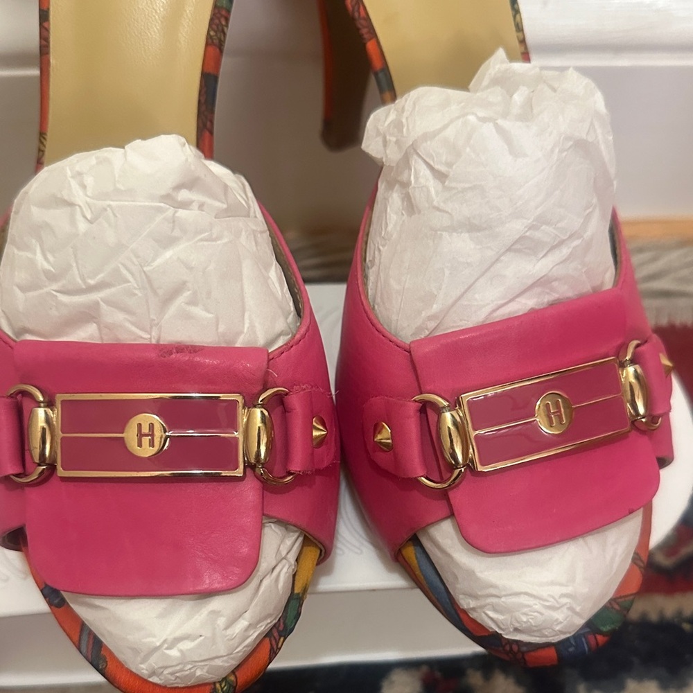 Hermes Hot Pink Leather Slip-On Heeled Mules with Gold Hardware size 38 - Picture 4 of 7